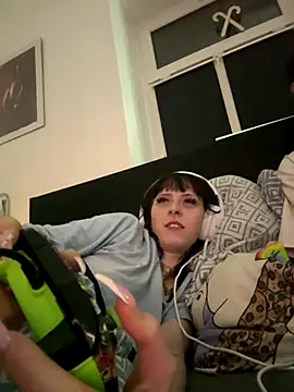 Ciara2004 online show from December 2025 08:04:02 PM