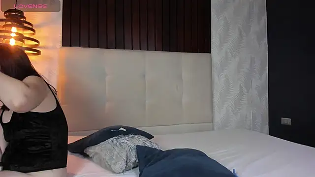 Snapshot of Zoe_Cheshire chatting on March 2025 03:50:01 AM Zoe Cheshire online show from March 2025 03:50:01 AM