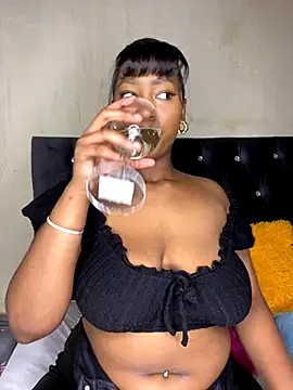 Spicey-CheekssX online show from September 2025 07:36:01 PM