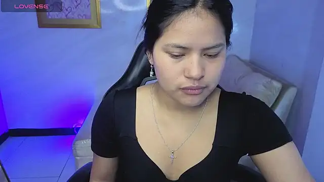 Snapshot of Paulette_v chatting on June 2026 01:12:01 PM Paulette v online show from June 2026 01:12:01 PM