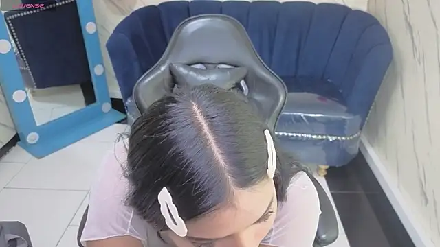 Paulette v online show from November 2025 01:12:01 PM