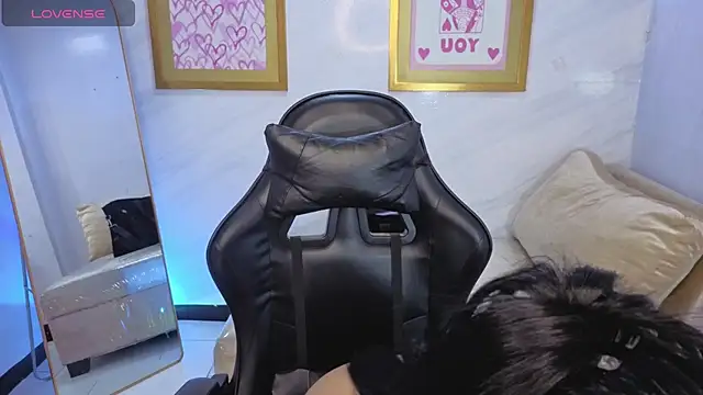 Paulette v online show from February 2026 01:10:01 PM