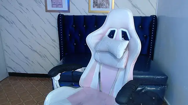 Paulette v online show from February 2025 12:47:01 PM
