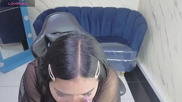 Paulette v online show from November 2025 01:11:01 PM