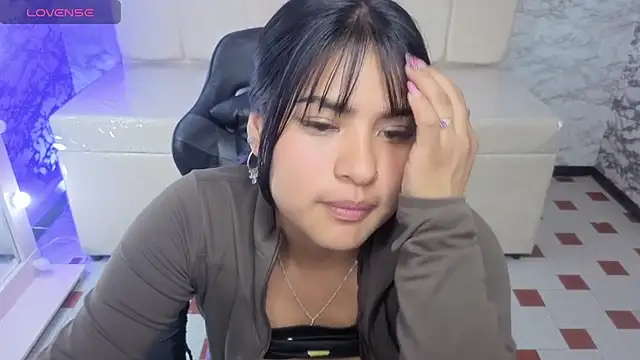 Paulette v online show from November 2025 01:09:02 AM