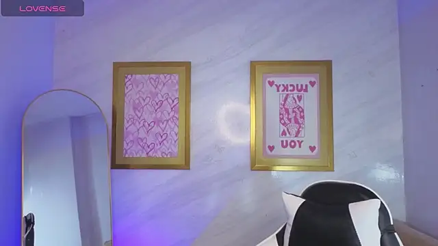 Paulette v online show from March 2026 01:04:01 PM