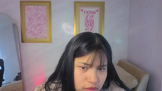 Snapshot of Paulette_v chatting on May 2026 01:04:01 PM Paulette v online show from May 2026 01:04:01 PM