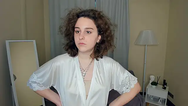 Snapshot of FalineGirling chatting on January 2025 06:49:01 AM FalineGirling online show from January 2025 06:49:01 AM