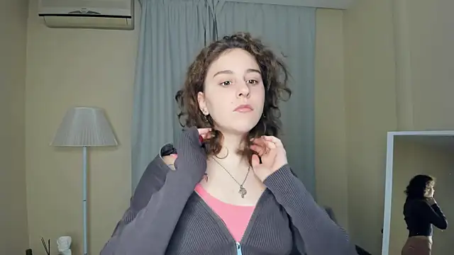 Snapshot of FalineGirling chatting on January 2025 06:12:01 AM FalineGirling online show from January 2025 06:12:01 AM