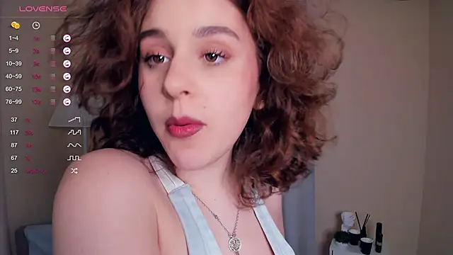 Snapshot of FalineGirling chatting on February 2025 12:43:02 PM FalineGirling online show from February 2025 12:43:02 PM