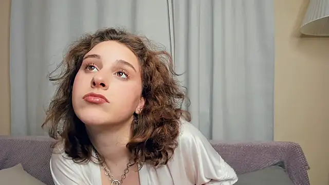 Snapshot of FalineGirling chatting on January 2025 12:54:01 PM FalineGirling online show from January 2025 12:54:01 PM