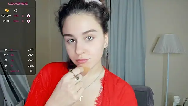 Snapshot of FalineGirling chatting on January 2025 06:24:01 AM FalineGirling online show from January 2025 06:24:01 AM