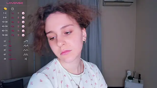 Snapshot of FalineGirling chatting on February 2025 06:47:02 AM FalineGirling online show from February 2025 06:47:02 AM