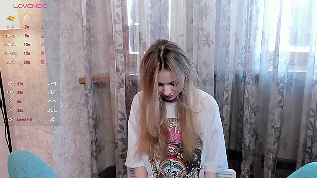 Snapshot of OdelinaEliot chatting on February 2025 08:06:02 AM OdelinaEliot online show from February 2025 08:06:02 AM