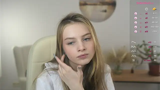 Snapshot of OdelinaEliot chatting on January 2025 07:00:02 PM OdelinaEliot online show from January 2025 07:00:02 PM