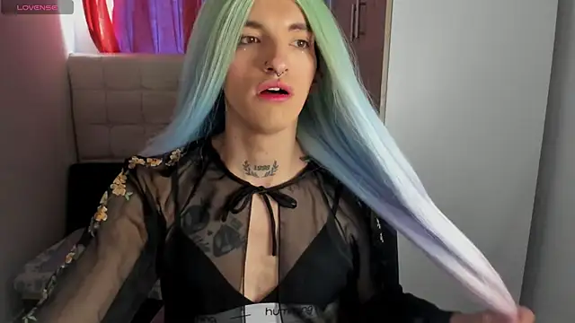 Snapshot of CharlotteWings chatting on February 2025 05:42:01 PM CharlotteWings online show from February 2025 05:42:01 PM