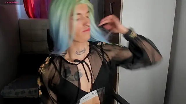 Snapshot of CharlotteWings chatting on February 2025 08:46:01 PM CharlotteWings online show from February 2025 08:46:01 PM