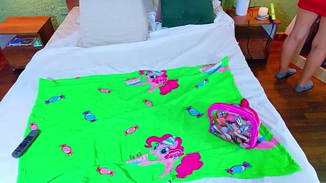 tinyy whore18 online show from April 2026 08:32:01 AM