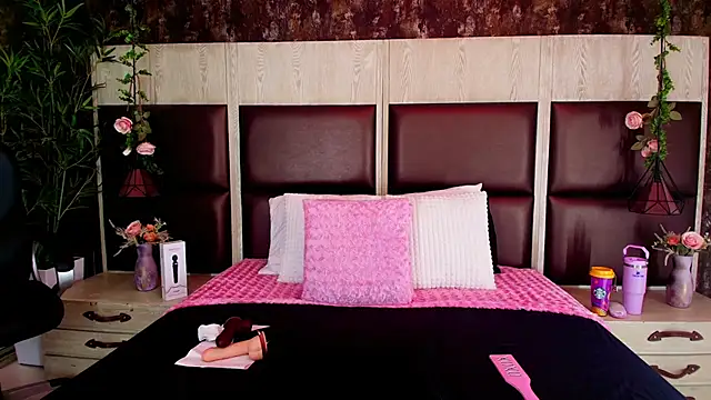 Bella Smiith  online show from November 2025 12:31:02 PM