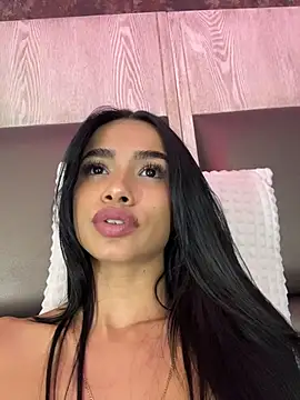 Bella Smiith  online show from December 2025 08:04:02 PM