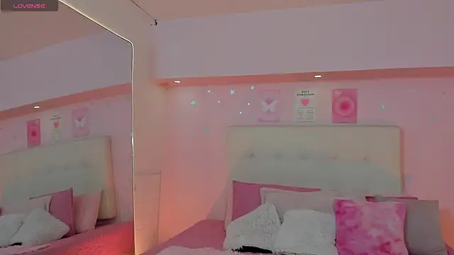 ScarlettDreamss7 online show from April 2026 11:37:02 AM