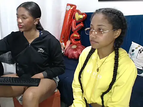 Snapshot of LITTLEDOLLHOT chatting on February 2025 05:48:02 AM LITTLEDOLLHOT online show from February 2025 05:48:02 AM