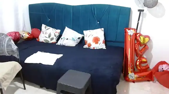 Snapshot of LITTLEDOLLHOT chatting on February 2025 05:09:02 PM LITTLEDOLLHOT online show from February 2025 05:09:02 PM