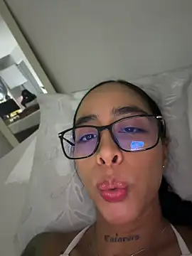Snapshot of sophierooy22 chatting on June 2026 09:47:01 PM sophierooy22 online show from June 2026 09:47:01 PM