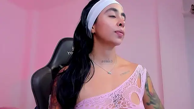 sophierooy22 online show from November 2025 04:07:02 PM