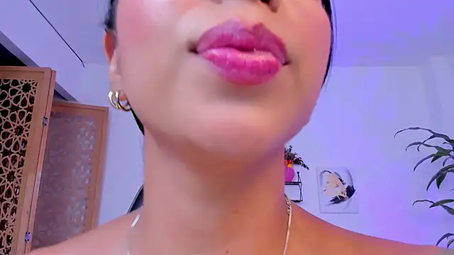 sophierooy22 online show from February 2025 09:11:02 PM