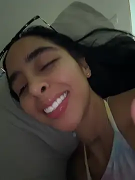 Snapshot of sophierooy22 chatting on June 2026 05:52:02 PM sophierooy22 online show from June 2026 05:52:02 PM