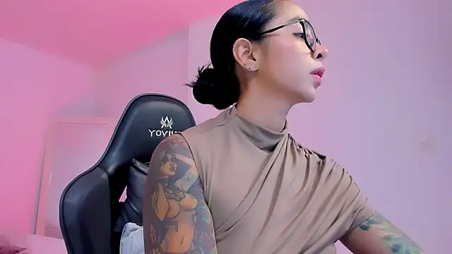 sophierooy22 online show from May 2026 01:11:02 AM