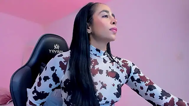 sophierooy22 online show from April 2026 12:52:02 AM