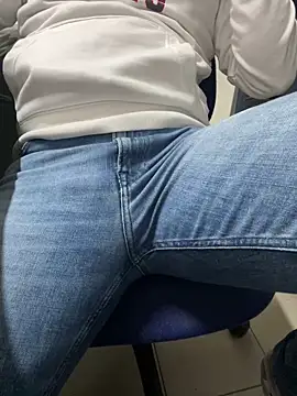 Greeneyes0820 online show from February 2025 12:01:01 PM