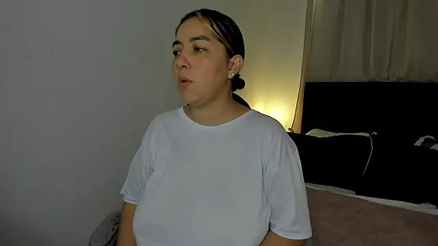 brithany olson25 online show from February 2026 05:10:02 PM