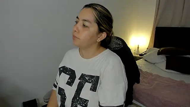 brithany olson25 online show from March 2026 11:32:02 PM