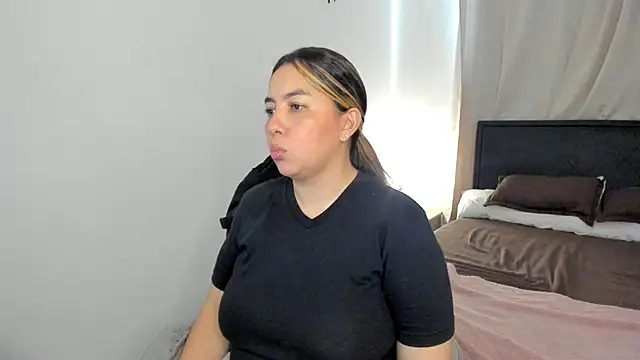 brithany olson25 online show from April 2026 09:43:01 PM