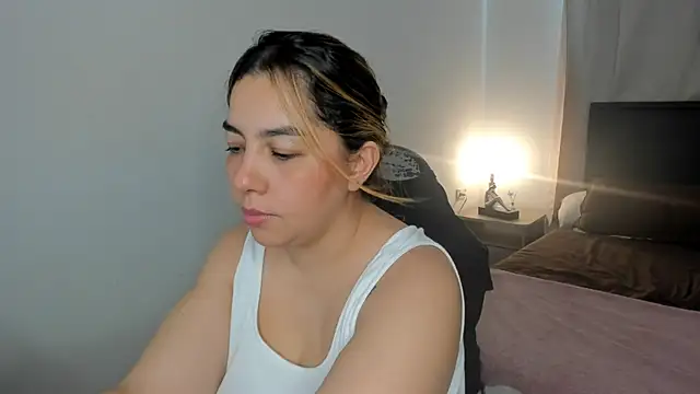 brithany olson25 online show from April 2026 06:45:02 PM