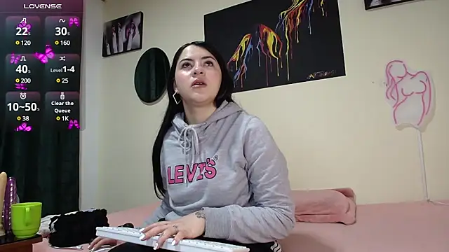Emmie Hot online show from March 2025 11:55:02 AM