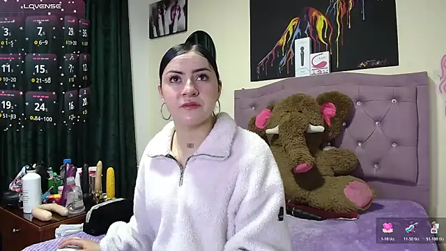 Snapshot of Emmie_Hot chatting on March 2026 11:49:02 AM Emmie Hot online show from March 2026 11:49:02 AM