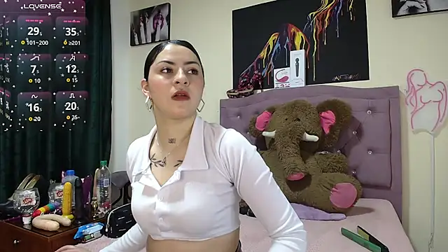 Emmie Hot online show from October 2025 11:55:02 AM