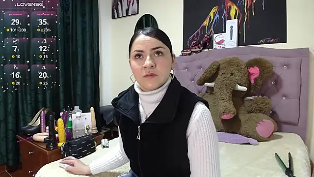 Emmie Hot online show from November 2025 11:58:01 AM