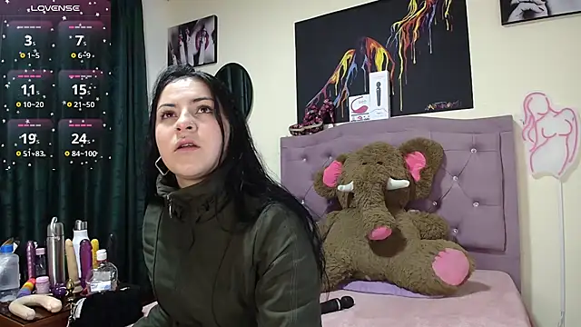 Emmie Hot online show from September 2025 12:00:01 PM