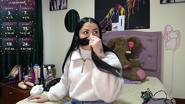 Emmie Hot online show from November 2025 12:09:02 PM