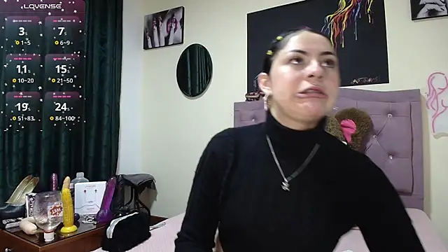 Emmie Hot online show from November 2025 12:09:01 PM