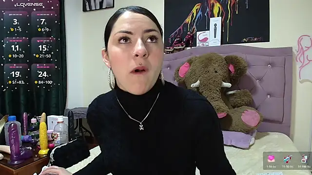 Emmie Hot online show from November 2025 12:05:01 PM