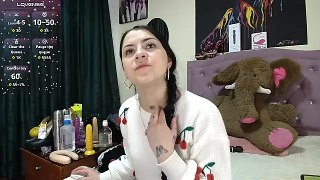 Emmie Hot online show from September 2025 11:57:01 AM