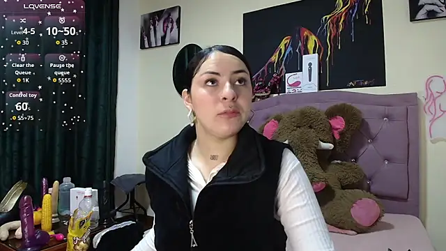 Emmie Hot online show from November 2025 12:09:02 PM