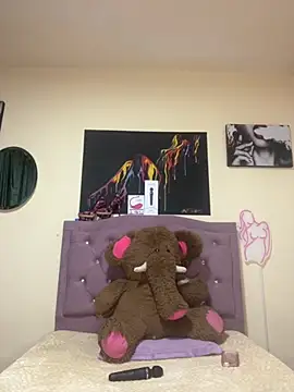 Emmie Hot online show from November 2025 11:59:02 AM