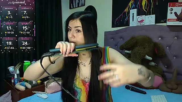 Emmie Hot online show from July 2026 12:00:02 PM